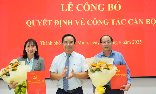 Giám đốc Sở Nội vụ và Chánh Văn phòng UBND TPHCM nhận thêm nhiệm vụ