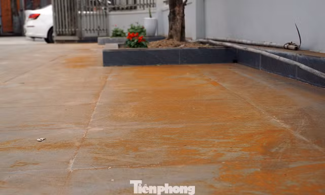 Người dân hoang mang về hiện tượng bão 'bụi màu' ở Hải Phòng