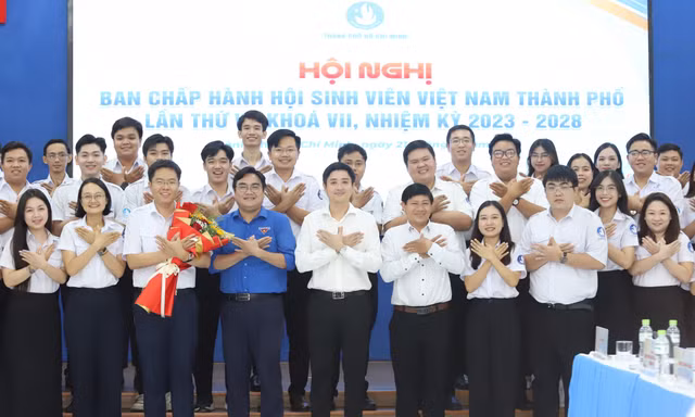 Kiện toàn các chức danh chủ chốt Hội Sinh viên TPHCM sau sáp nhập 