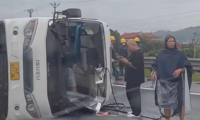 Tai nạn trên cao tốc Hà Nội - Hải Phòng khiến 7 người thương vong