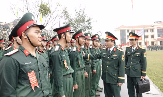 Phát động '3 Tiên phong quyết thắng' tại trung đoàn chủ lực của Quân đoàn 12