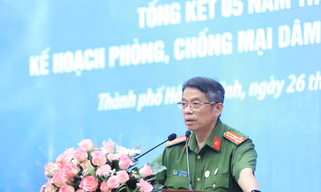 Bắt tội phạm về mại dâm, phát hiện thêm tội phạm mua bán người