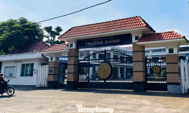 Ý kiến trái chiều quanh vụ mất điện thoại giáo viên yêu cầu học sinh viết 'người nghi ngờ'