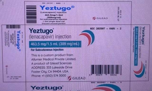 Nhân viên y tế bị phạt 35 triệu đồng vì quảng cáo 'vaccine HIV' sai sự thật