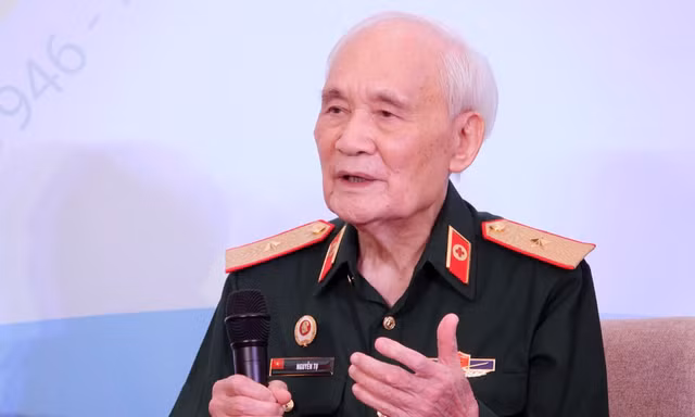 Hành trình vượt ‘tọa độ lửa’ và những ca mổ dưới hầm sâu của Giáo sư Nguyễn Tụ
