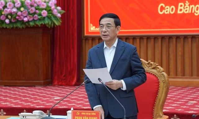 Đại tướng Phan Văn Giang kiểm tra công tác chuẩn bị bầu cử tại Cao Bằng