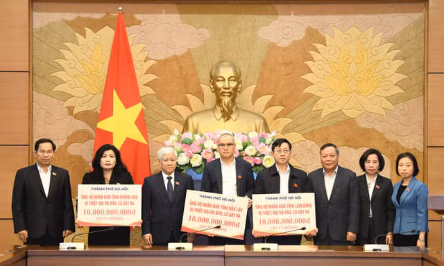 Hà Nội trao kinh phí hỗ trợ tỉnh Đắk Lắk, Lâm Đồng, Khánh Hòa khắc phục hậu quả mưa lũ
