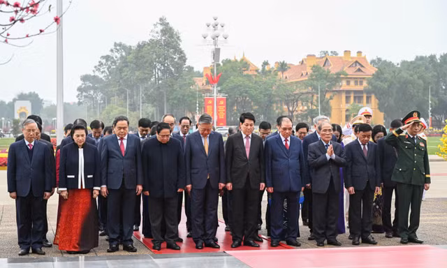 Lãnh đạo Đảng, Nhà nước vào Lăng viếng Chủ tịch Hồ Chí Minh