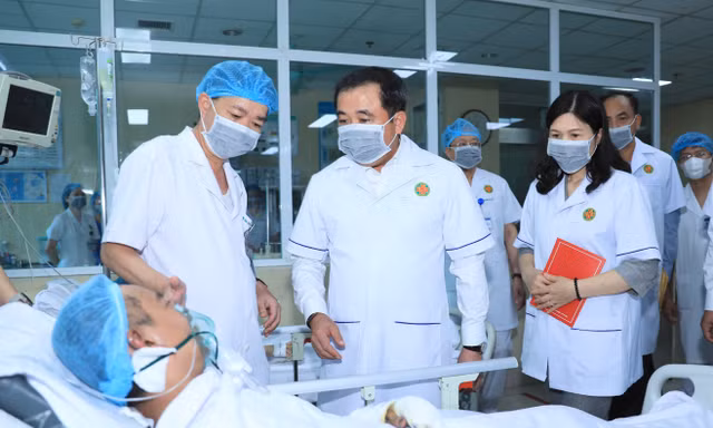 Hà Nội hỗ trợ 382 triệu đồng cho các nạn nhân trong vụ cháy khiến 5 người tử vong