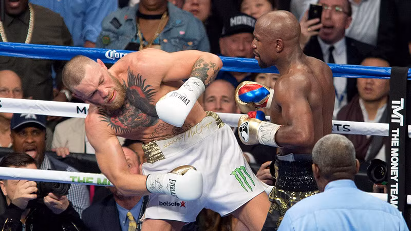 McGregor bị Mayweather hạ knock-out ở Las Vegas hôm 26/8