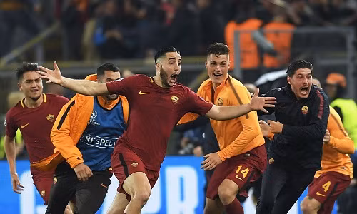 Manolas với bàn thắng để đời, giúp Roma hạ nốc ao Barca. Ảnh: AFP.