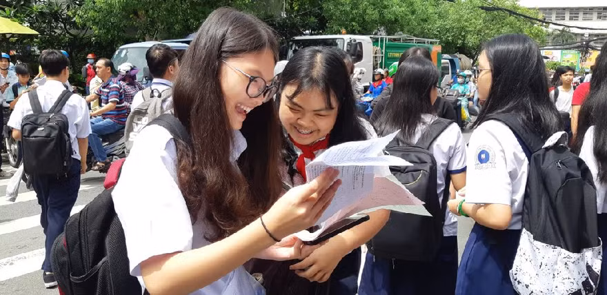 TPHCM chính thức giảm học phí bậc THCS từ học kỳ 2 năm 2019