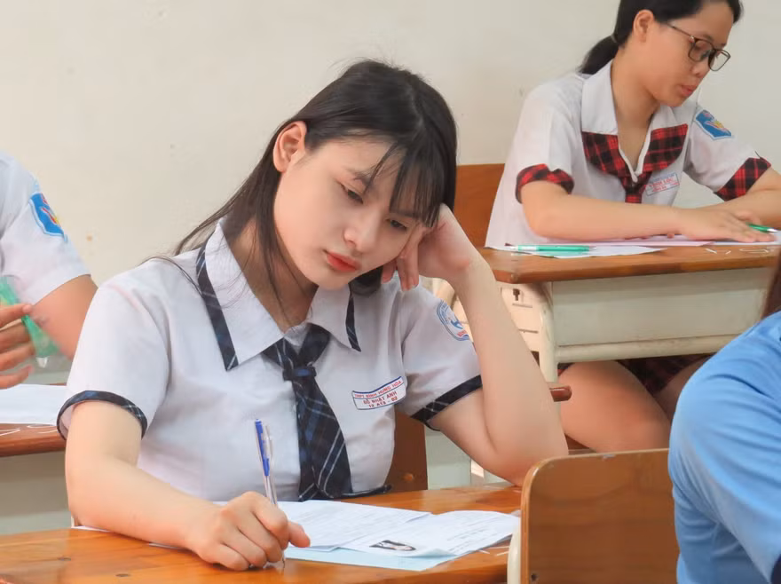 Chùm ảnh trước giờ “G” của sĩ tử thi THPT Quốc gia
