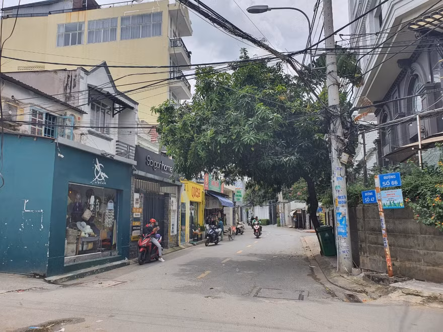 Khu vực có người tự cách ly tại nhà do tiếp xúc với người nghi mắc COVID-19