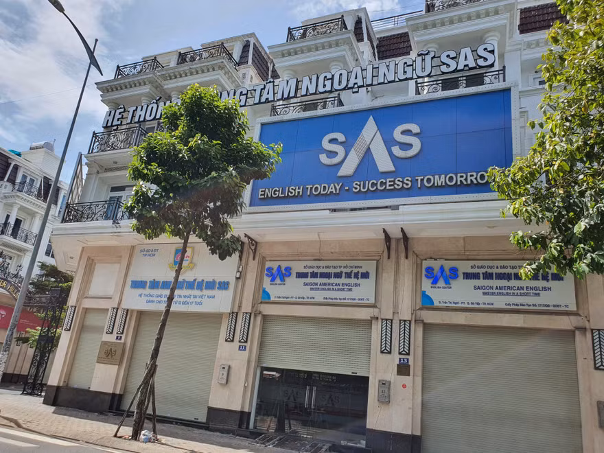 Mới nhất vụ Trung tâm ngoại ngữ SAS bị tố 'lừa đảo': Giám đốc tắt máy, biệt tăm?