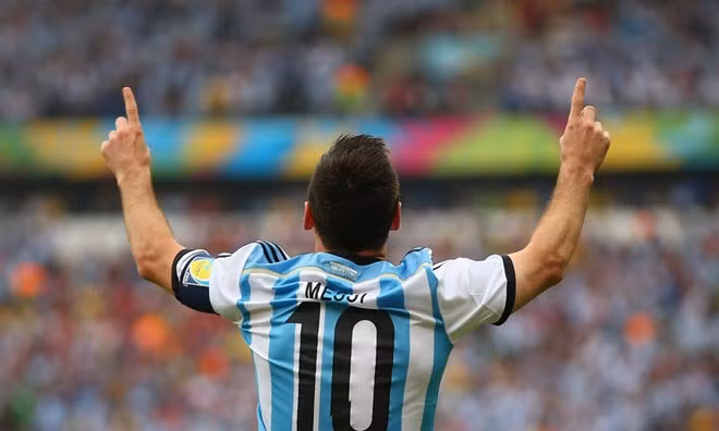 Đừng bắt Messi phải là Đấng cứu thế!