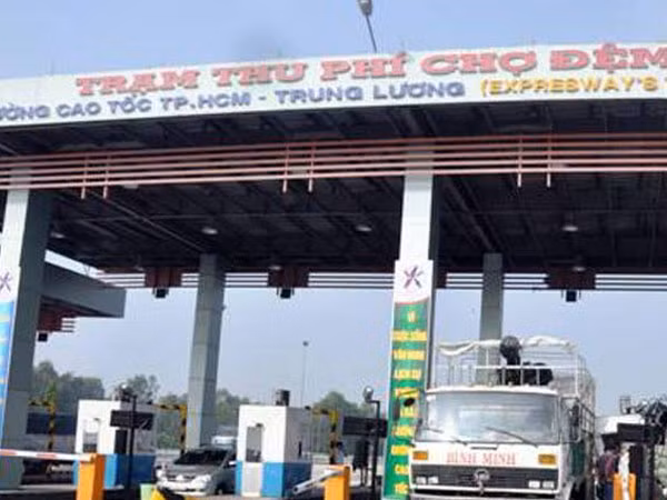 Bắt hàng loạt 'sếp' trốn thuế ở trạm thu phí cao tốc TPHCM-Trung Lương