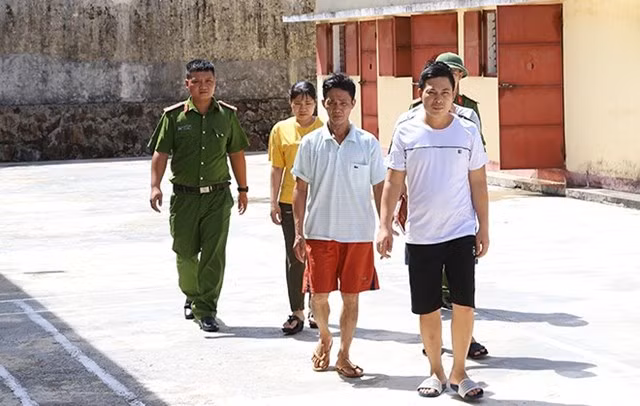 Phá đường dây đánh bạc 5 tỷ đồng bằng hình thức ghi lô đề
