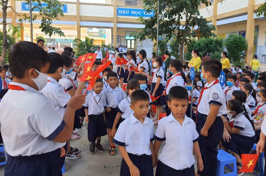 TPHCM dự kiến miễn học phí học kỳ II cho học sinh. Ảnh: minh hoạ