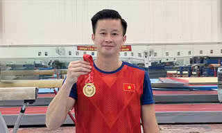 Câu chuyện xúc động đằng sau nghĩa cử cao đẹp, tặng tấm huy chương Vàng làm thiện nguyện của HLV Trương Minh Sang