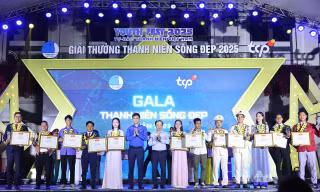 Runner khiếm thị Vũ Tiến Mạnh và những 'Thanh niên sống đẹp' năm 2025 truyền cảm hứng, thắp lửa niềm tin