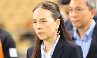 Hậu thất bại: Phản ứng của Madam Pang và chiếc ghế của HLV U22 Thái Lan 