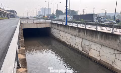 Hầm chui 70 tỷ đồng cứ mưa là ngập sâu