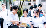 Thí sinh hồi hộp chờ công bố điểm chuẩn đại học, dự báo nhiều biến động
