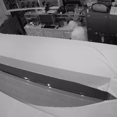 NÓNG 10/6: Bắt đối tượng đột nhập tiệm vàng trộm cắp tài sản trị giá hơn 3 tỉ đồng
