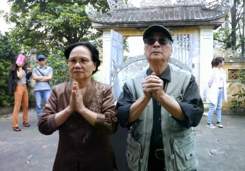 2aac-gt3-1780042756-083739gia-toc-vang-cua-nghe-thuat-viet-nam-co-toi-4-nsnd-va-nhieu-nsut-cu-to-la-trum-cheo-the-he-sau-deu-la-nghe-si-lung-danh083739-up-8154.jpg