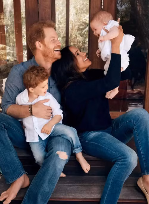 Harry và Meghan tổ chức lễ rửa tội cho con gái Lilibet ngày 3/3. Ảnh: Duke and Duchess of Sussex.