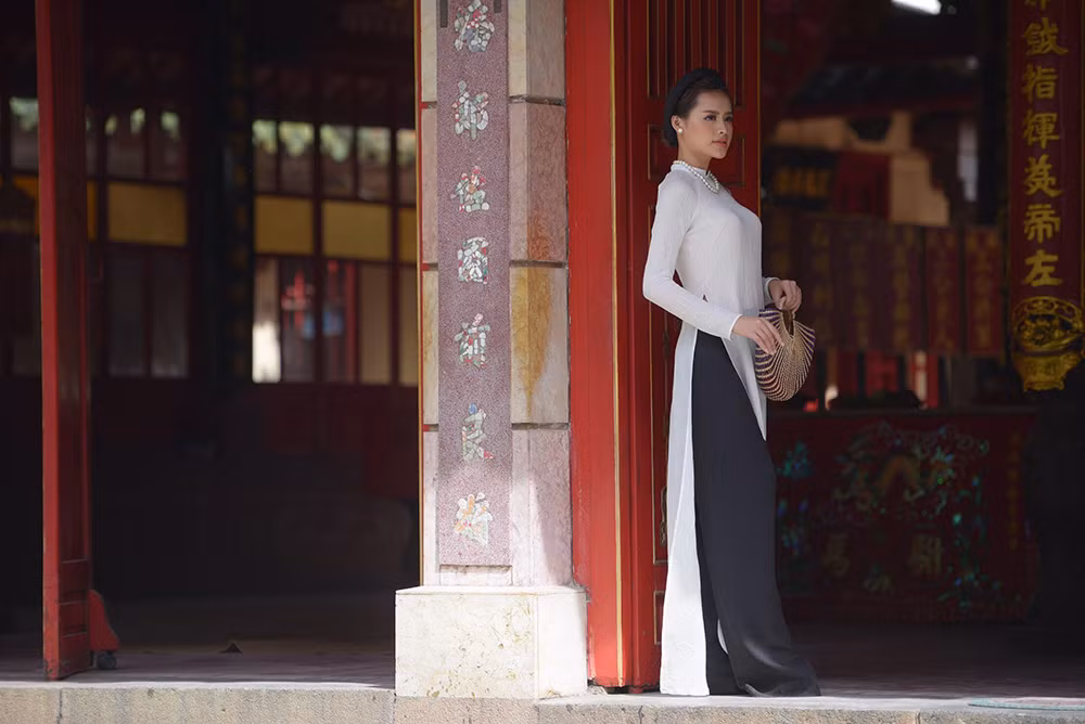 Nữ sinh Sài thành dịu dàng với áo dài khăn vấn ảnh 5