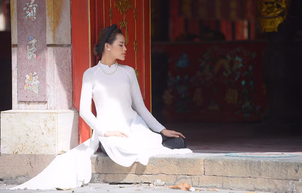 Nữ sinh Sài thành dịu dàng với áo dài khăn vấn ảnh 6