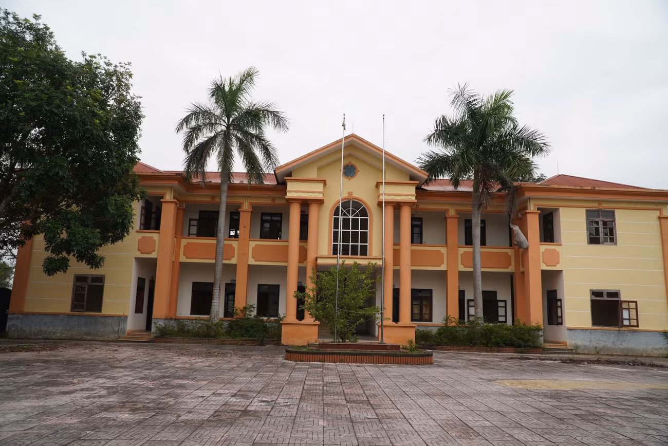 Trụ sở xã Bắc Sơn bỏ hoang sau khi sáp nhập thành xã Lưu Vĩnh Sơn.