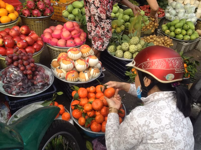 Hoa quả ở Sài Gòn tăng giá mạnh ngày rằm tháng Giêng ảnh 14