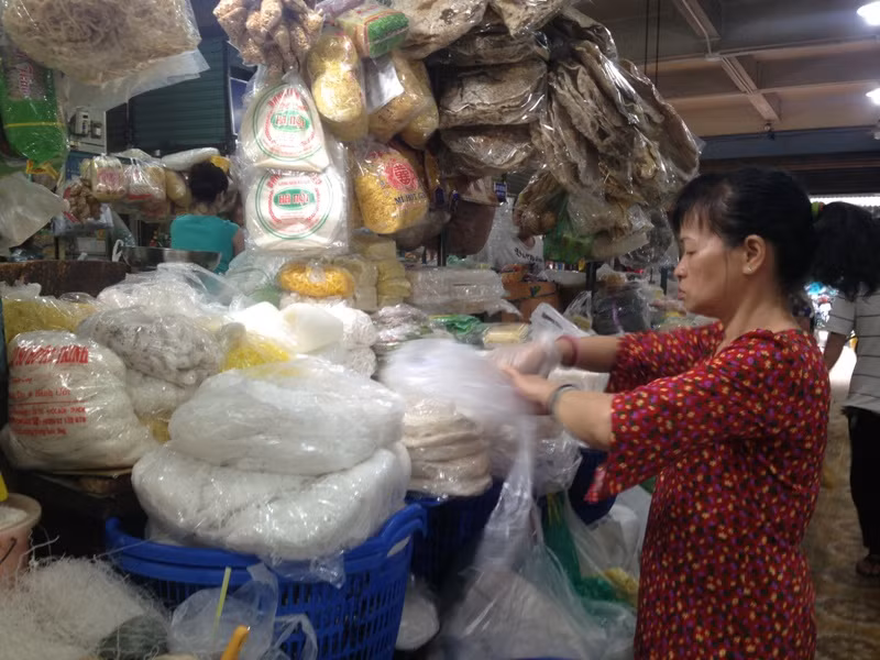 Hoa quả ở Sài Gòn tăng giá mạnh ngày rằm tháng Giêng ảnh 9