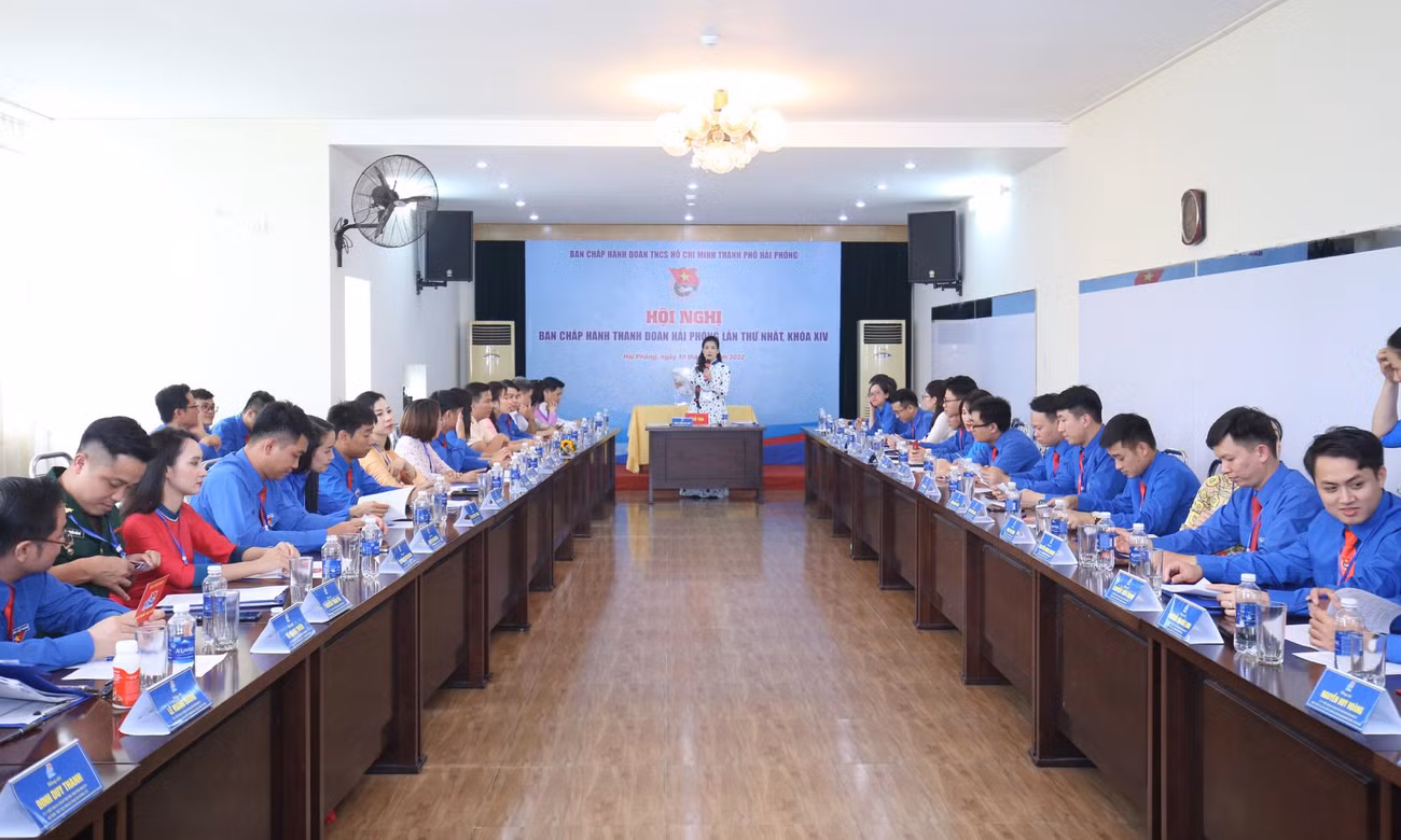 Hội nghị có sự tham gia của 40 ủy viên Ban Chấp hành Thành Đoàn khóa XIV. Đây là những người được Đại hội đại biểu Đoàn TNCS Hồ Chí Minh TP Hải Phòng lần thứ XIV nhiệm kỳ 2022 - 2027 tín nhiệm bầu vào Ban Chấp hành.