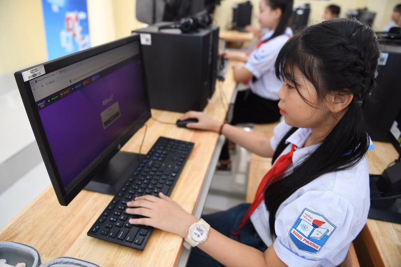 tienphong-119traomaytinh3.jpg