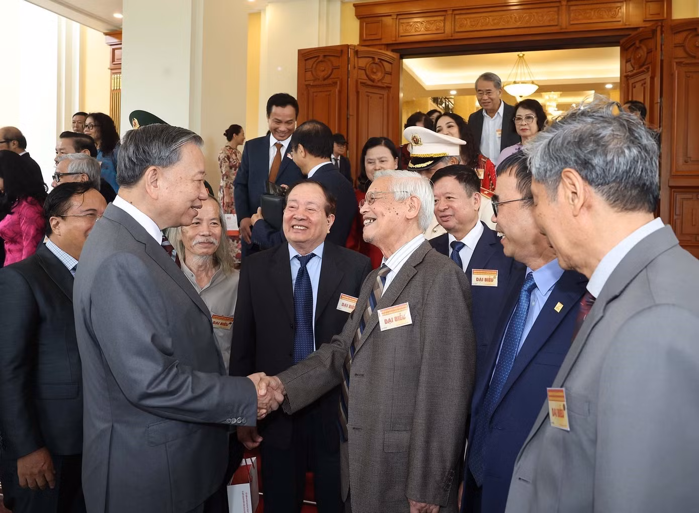 vna-potal-tong-bi-thu-to-lam-gap-mat-dai-bieu-tri-thuc-nha-khoa-hoc-van-nghe-sy-8193317.jpg