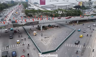 Rào chắn tại nút giao Cổ Linh để phục vụ dự án thi công hầm chui