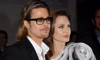 Angelina Jolie phản đòn Brad Pitt