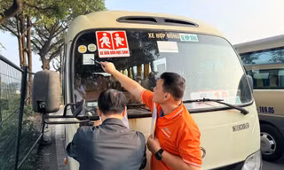 Kiểm tra gần 1.000 xe đưa đón học sinh Hà Nội, phát hiện một số bất cập