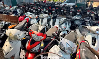 Còn bạt ngàn xe máy tại bãi xe bị cháy dưới gầm cầu Vĩnh Tuy