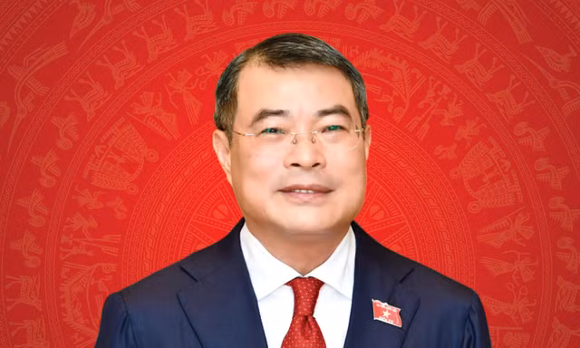  Chân dung Thủ tướng Chính phủ Lê Minh Hưng