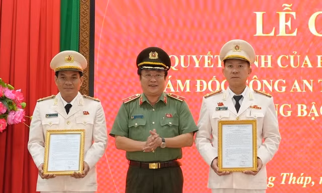 Công an Đồng Tháp nâng bậc hàm, lương cho hơn 1.200 cán bộ, chiến sĩ
