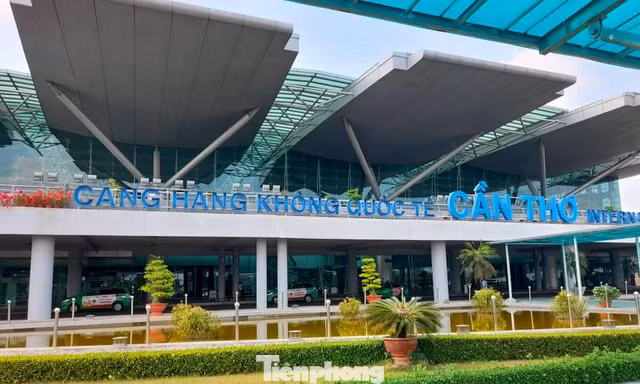 Sân bay quốc tế lớn nhất miền Tây ra sao vào dịp Tết? 