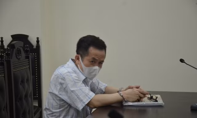 Chủ doanh nghiệp lĩnh 12 năm tù vì tống tiền cựu cán bộ nhà nước