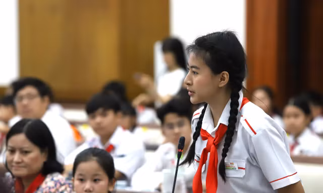 TPHCM sẽ chi 2.138 tỷ đóng bảo hiểm y tế cho học sinh, người già