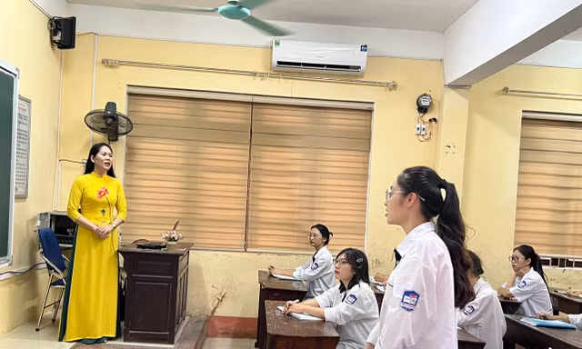 Tất cả giáo viên sẽ được hưởng hệ số lương đặc thù