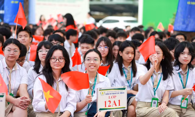 Hà Nội yêu cầu các trường công khai đường dây nóng xử lý bạo lực học đường